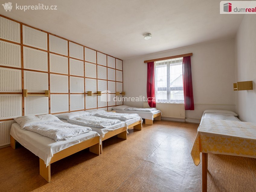 Prodej  rybníku 4174 m^2 Valeč, Valeč 