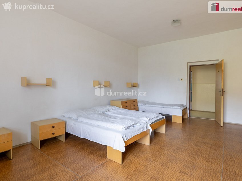 Prodej  rybníku 4174 m^2 Valeč, Valeč 