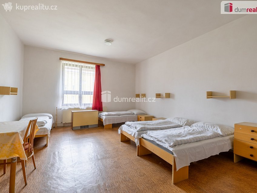 Prodej  rybníku 4174 m^2 Valeč, Valeč 