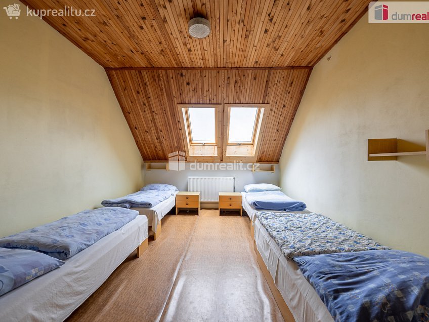 Prodej  rybníku 4174 m^2 Valeč, Valeč 