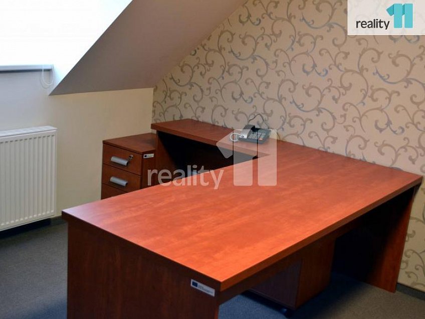 Pronájem  kanceláře 75 m^2 Chebská, Karlovy Vary 