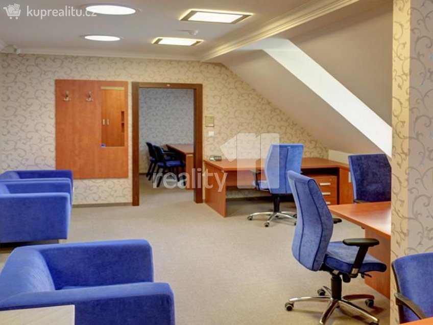 Pronájem  kanceláře 75 m^2 Chebská, Karlovy Vary 