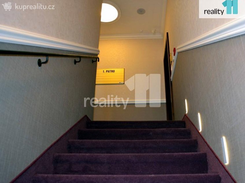 Pronájem  kanceláře 75 m^2 Chebská, Karlovy Vary 