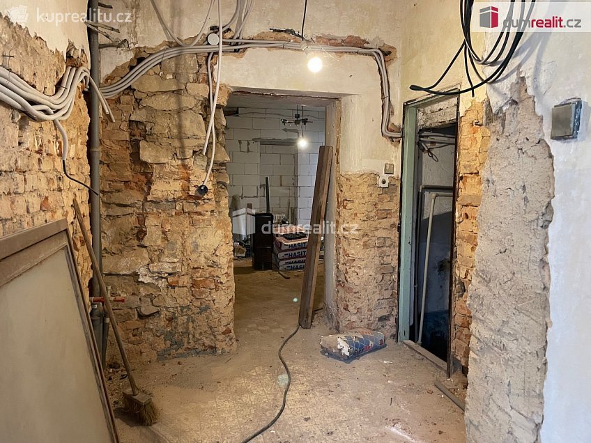 Prodej  rodinného domu 410 m^2 Masarykovo náměstí, Starý Plzenec 