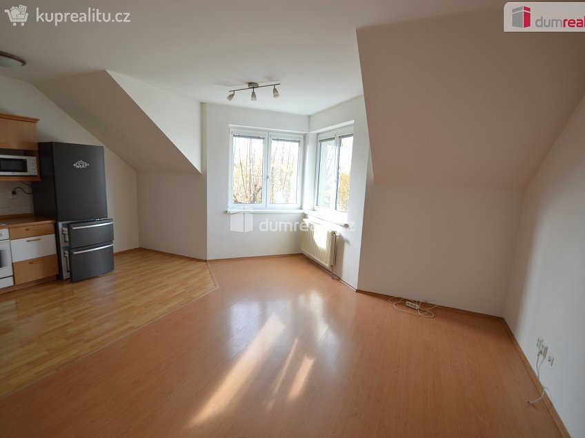 Pronájem bytu 1+kk 43 m^2 K Hrnčířům, Praha-Šeberov 