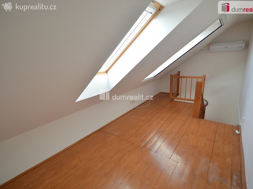 Pronájem bytu 1+kk 43 m^2 K Hrnčířům, Praha-Šeberov 