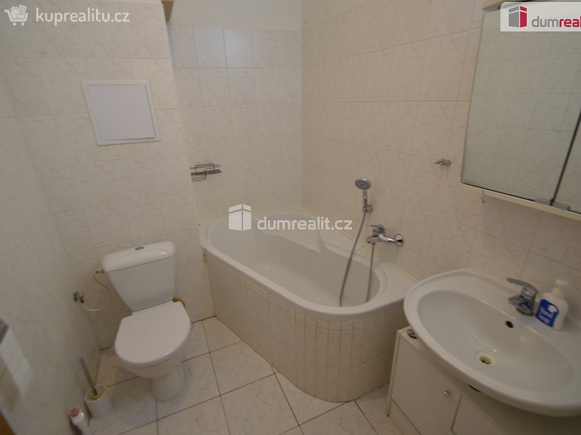 Pronájem bytu 1+kk 43 m^2 K Hrnčířům, Praha-Šeberov 