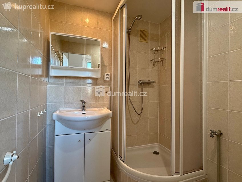 Pronájem bytu 2+1 63 m^2 Okružní, Karlovy Vary 