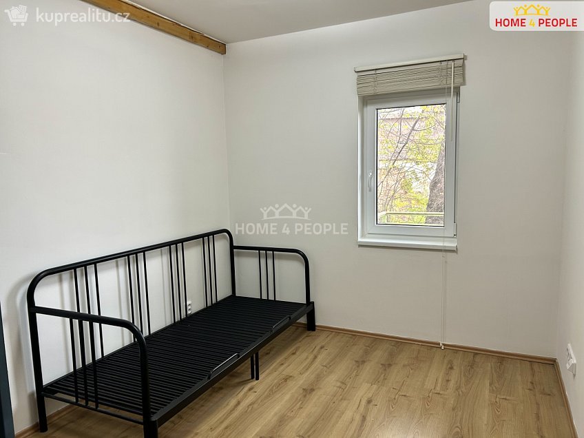 Pronájem bytu 2+kk 39 m^2 Mírové náměstí, Kouřim 