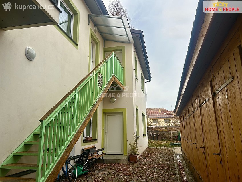 Pronájem bytu 2+kk 39 m^2 Mírové náměstí, Kouřim 