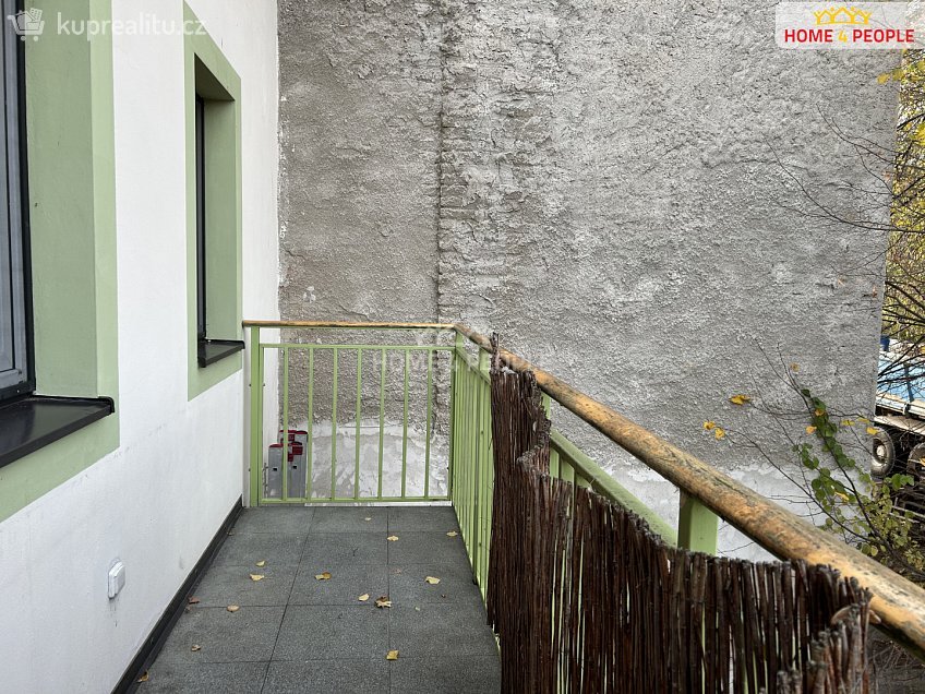 Pronájem bytu 2+kk 39 m^2 Mírové náměstí, Kouřim 