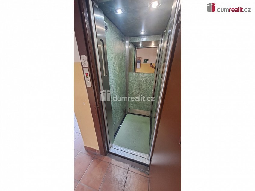 Prodej bytu 2+kk 41 m^2 Mečíková, Praha 10 