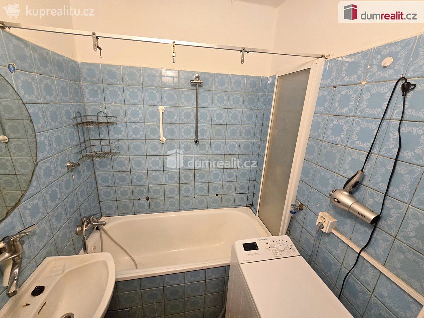 Prodej bytu 3+1 65 m^2 Pražského povstání, Benešov 