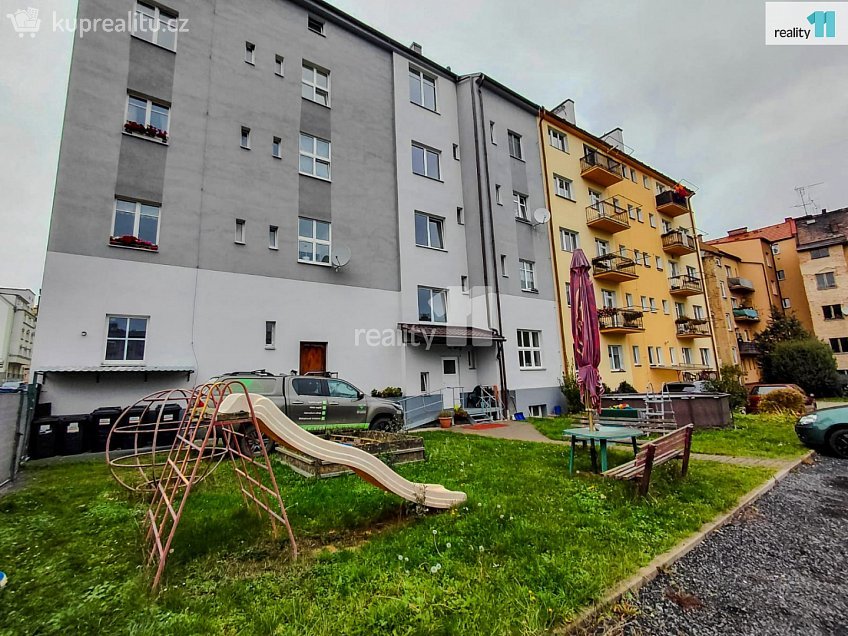 Prodej bytu 2+1 80 m^2 Májová, Cheb 