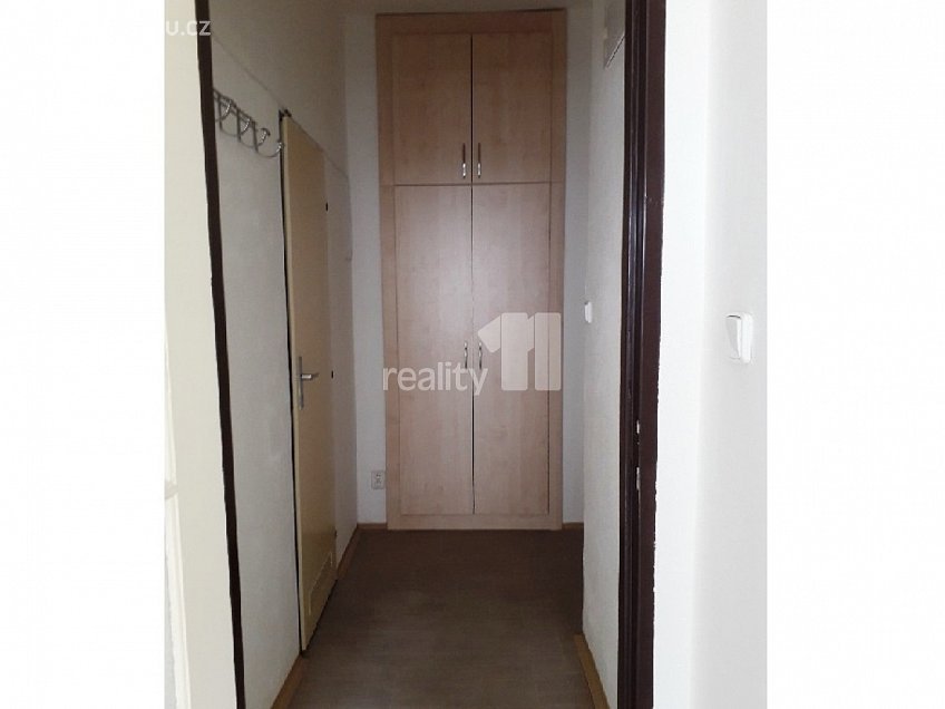 Pronájem bytu 1+kk 18 m^2 Na bitevní pláni, Praha 4 