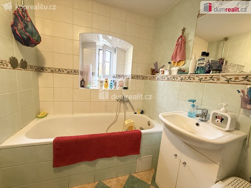 Pronájem  rodinného domu 108 m^2 Jenčice, Jenčice 