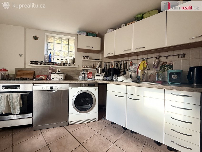 Pronájem  rodinného domu 108 m^2 Jenčice, Jenčice 