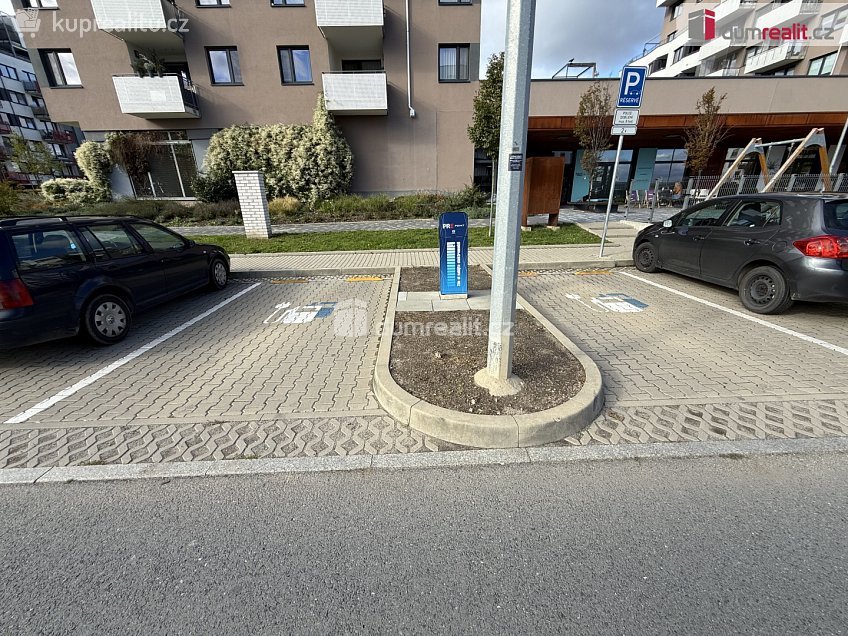 Pronájem bytu 3+kk 86 m^2 Honzíkova, Praha-Dolní Měcholupy 