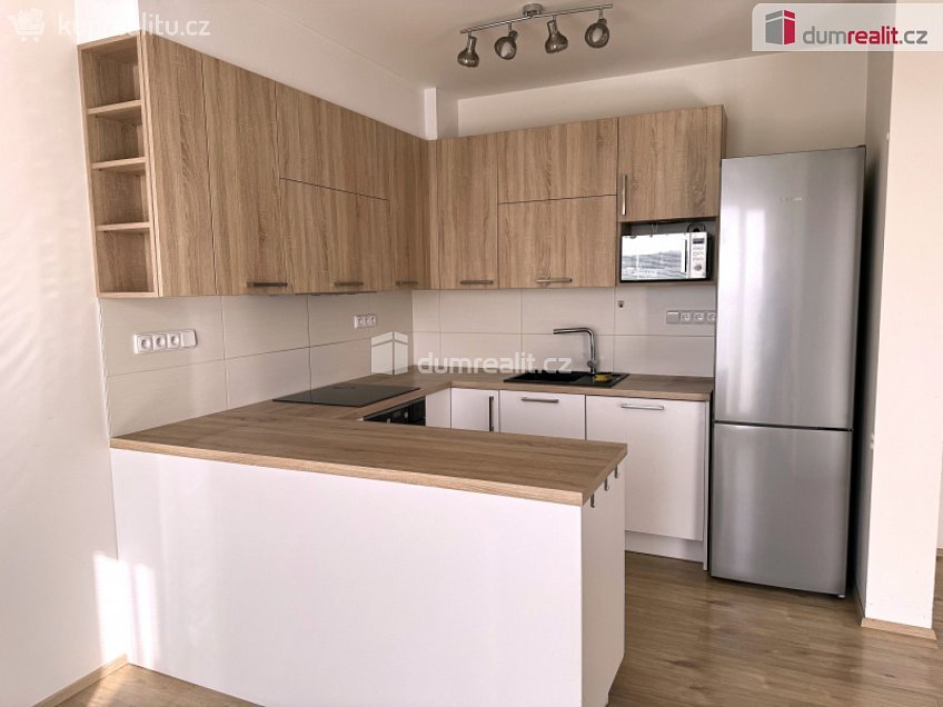 Pronájem bytu 3+kk 86 m^2 Honzíkova, Praha-Dolní Měcholupy 