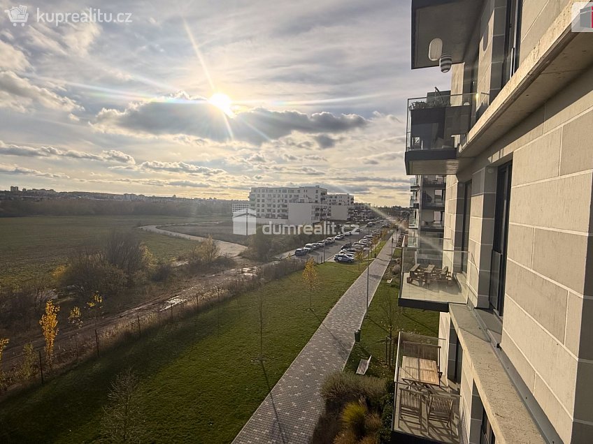 Pronájem bytu 3+kk 86 m^2 Honzíkova, Praha-Dolní Měcholupy 