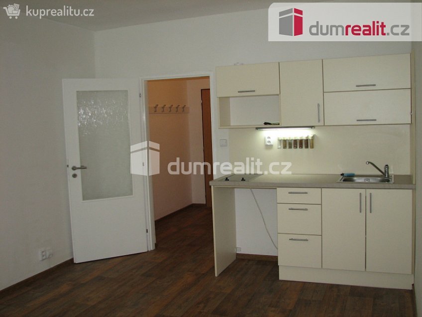 Pronájem bytu 1+kk 26 m^2 Leoše Janáčka, Luhačovice 