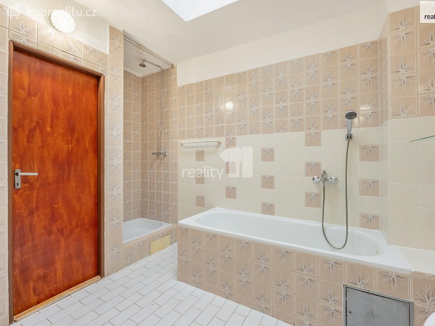 Prodej  rodinného domu 226 m^2 Otická, Praha 11 