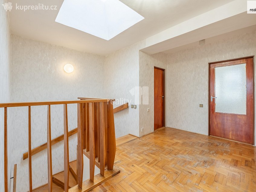 Prodej  rodinného domu 226 m^2 Otická, Praha 11 