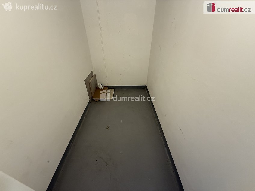 Pronájem bytu 1+kk 42 m^2 Toufarova, Praha-Řeporyje 