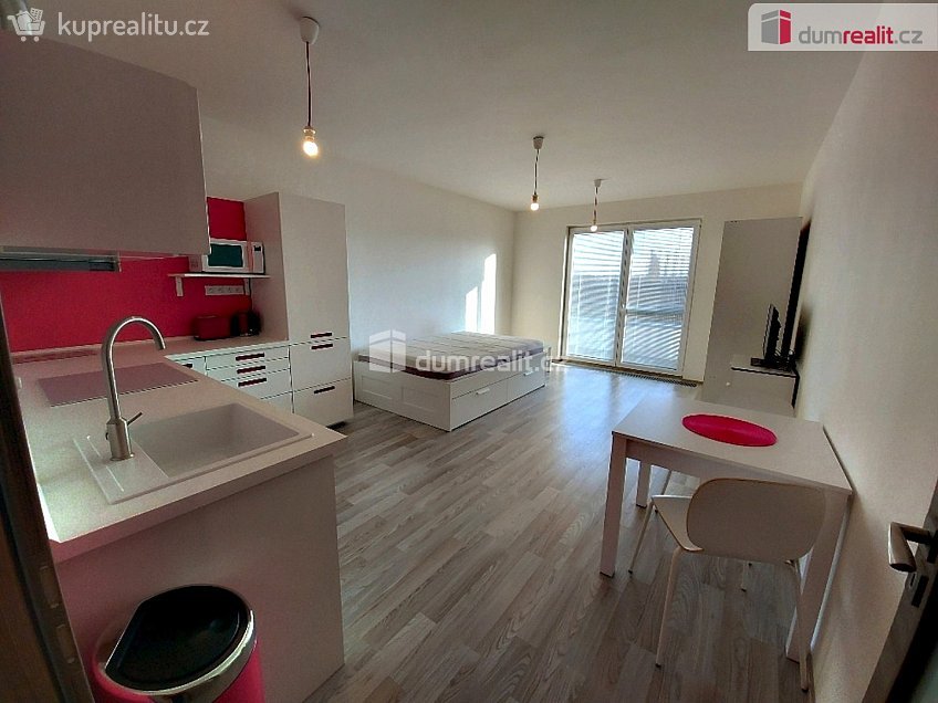 Prodej bytu 1+kk 37 m^2 Kadečkové, Praha 18 