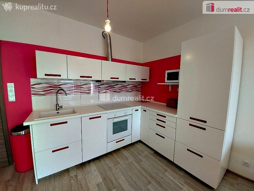 Prodej bytu 1+kk 37 m^2 Kadečkové, Praha 18 