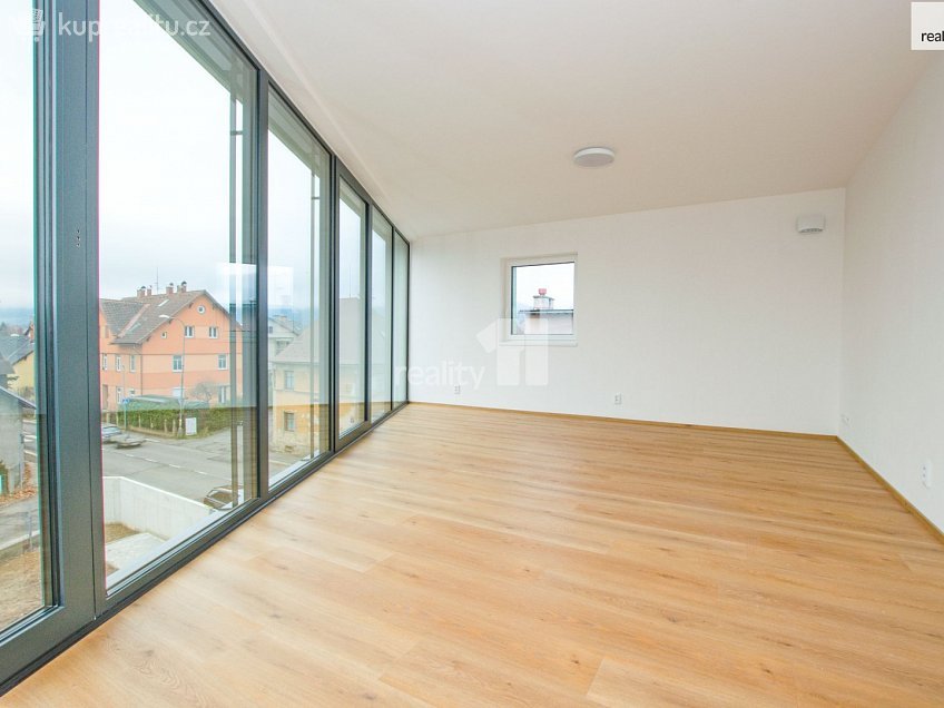 Pronájem bytu 2+kk 55 m^2 Londýnská, Liberec 