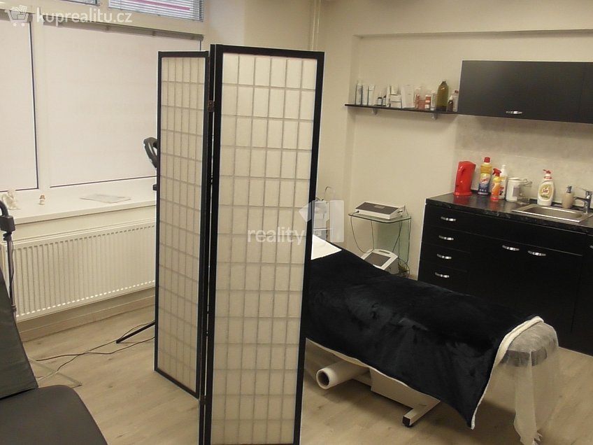 Pronájem  obchodních prostor 100 m^2 Bendlova, Ostrava 