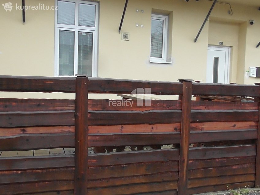 Pronájem  obchodních prostor 100 m^2 Bendlova, Ostrava 