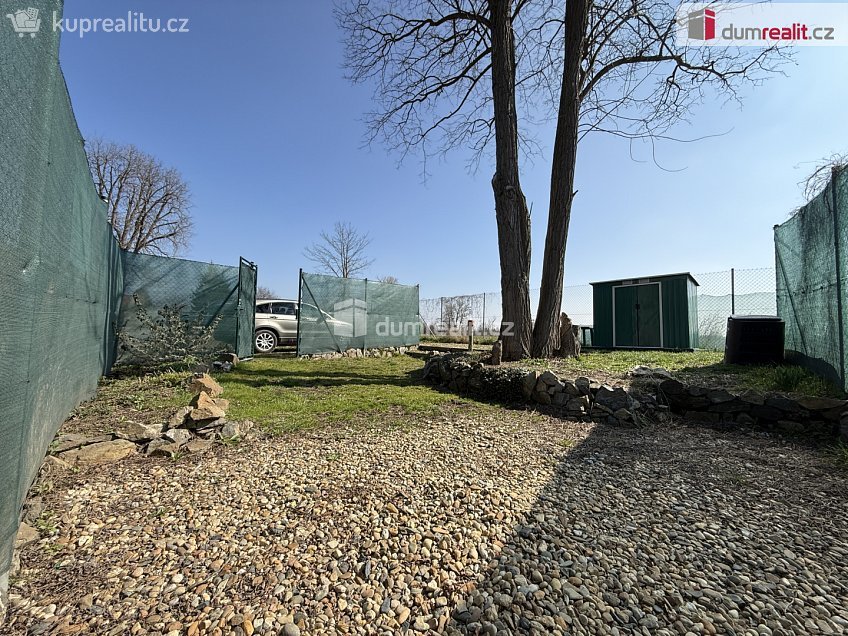 Pronájem  zahrady 135 m^2 V Cihelnách, Veltrusy 