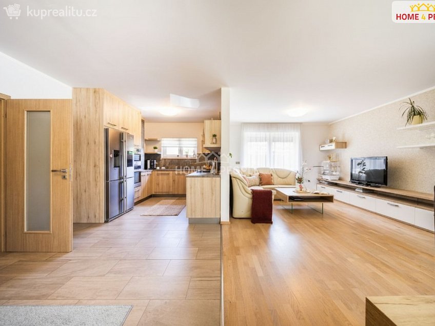 Prodej  rodinného domu 230 m^2 Slunečná, Srubec 