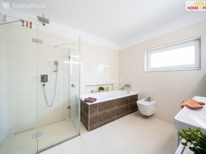 Prodej  rodinného domu 230 m^2 Slunečná, Srubec 