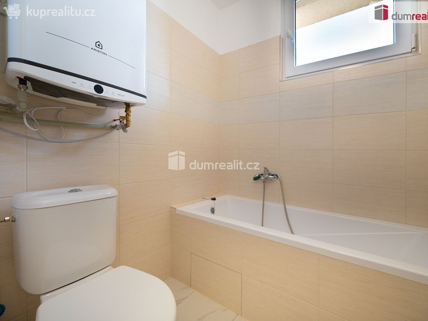 Pronájem bytu 2+1 52 m^2 Netolická, Lhenice 