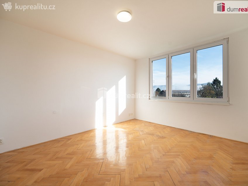 Pronájem bytu 2+1 52 m^2 Netolická, Lhenice 