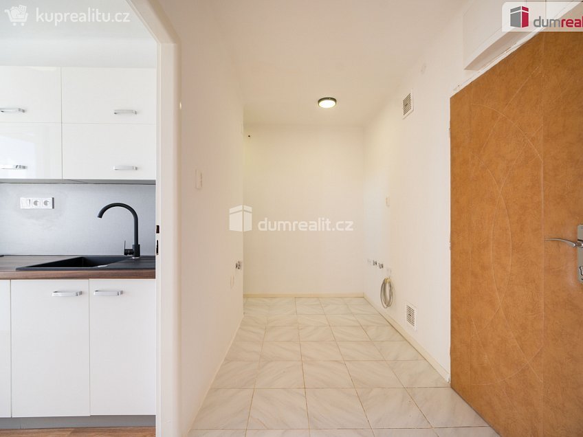 Pronájem bytu 2+1 52 m^2 Netolická, Lhenice 