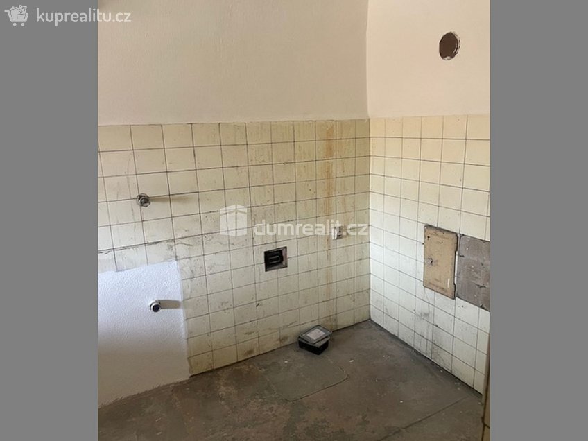 Prodej  zemědělských prostor 140 m^2 V Domkách, Velešín 