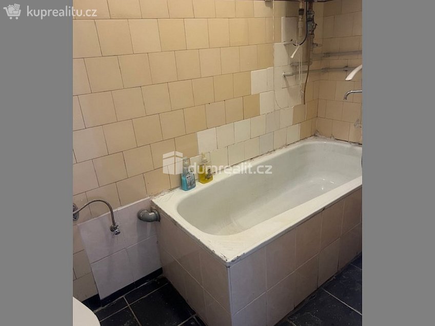 Prodej  zemědělských prostor 140 m^2 V Domkách, Velešín 