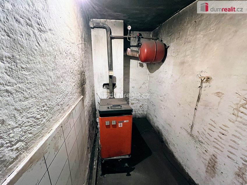 Prodej  rodinného domu 180 m^2 Vážany, Vážany 