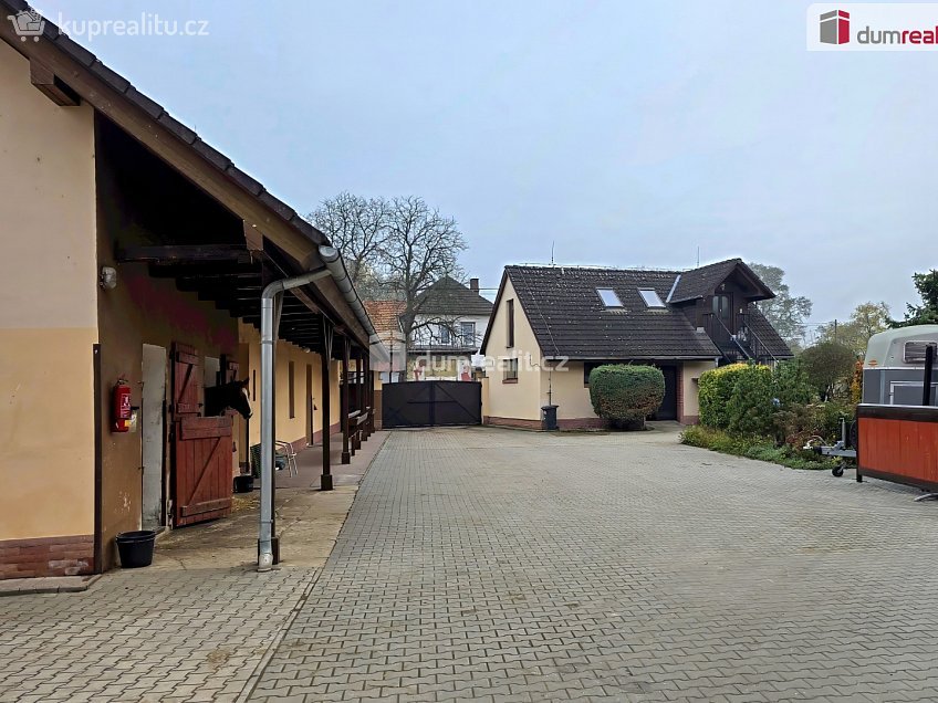 Pronájem bytu 1+kk 16 m^2 Hlavní, Neratovice 