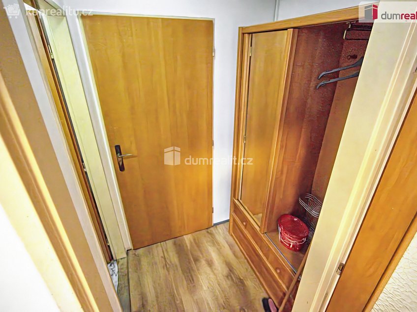 Pronájem bytu 1+kk 16 m^2 Hlavní, Neratovice 