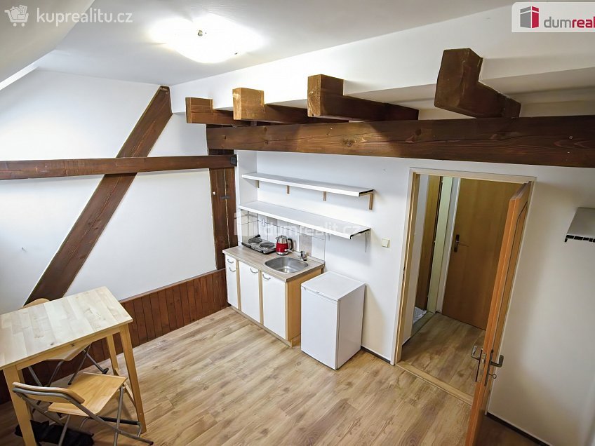 Pronájem bytu 1+kk 16 m^2 Hlavní, Neratovice 