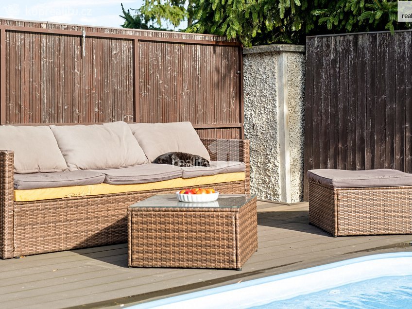 Prodej  rodinného domu 306 m^2 Školská, Cerhenice 