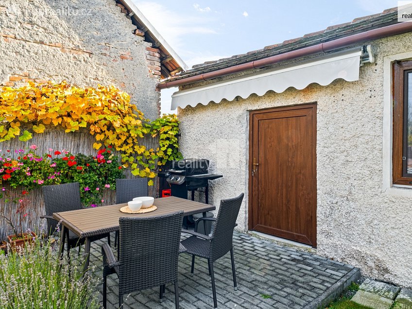 Prodej  rodinného domu 306 m^2 Školská, Cerhenice 