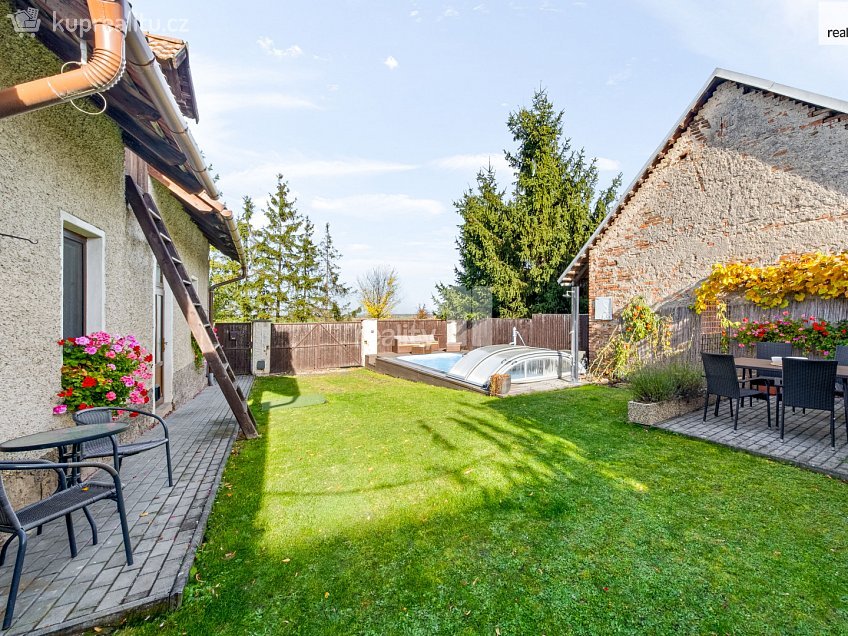 Prodej  rodinného domu 306 m^2 Školská, Cerhenice 