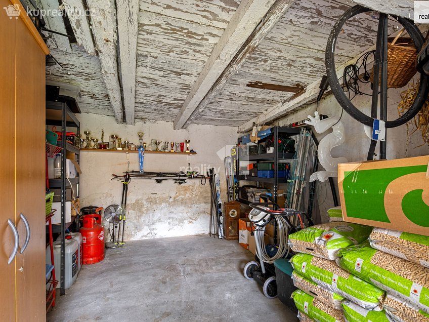 Prodej  rodinného domu 306 m^2 Školská, Cerhenice 