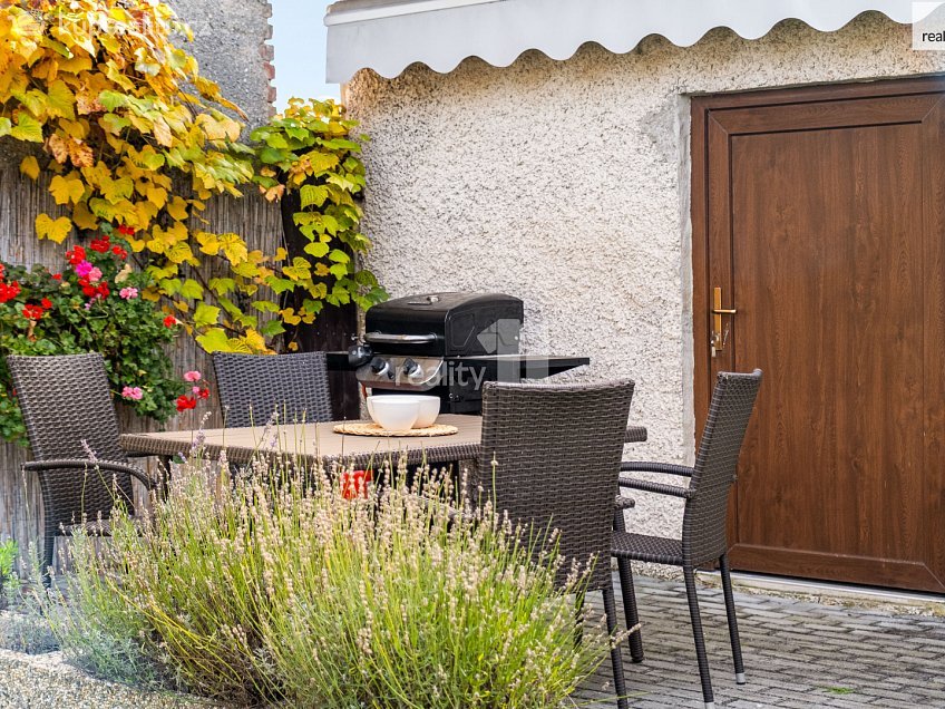 Prodej  rodinného domu 306 m^2 Školská, Cerhenice 